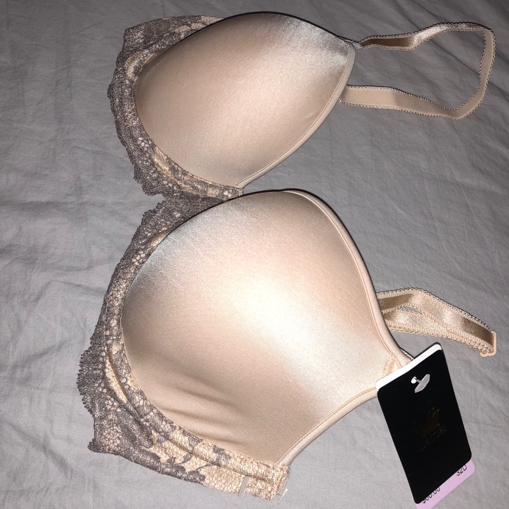 Wacom lace bra 32D